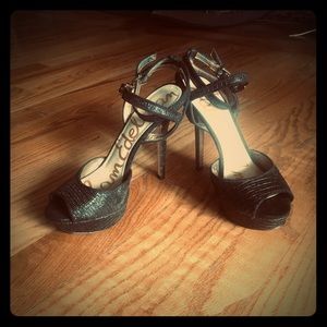 Oscar Red Carpet Kicks